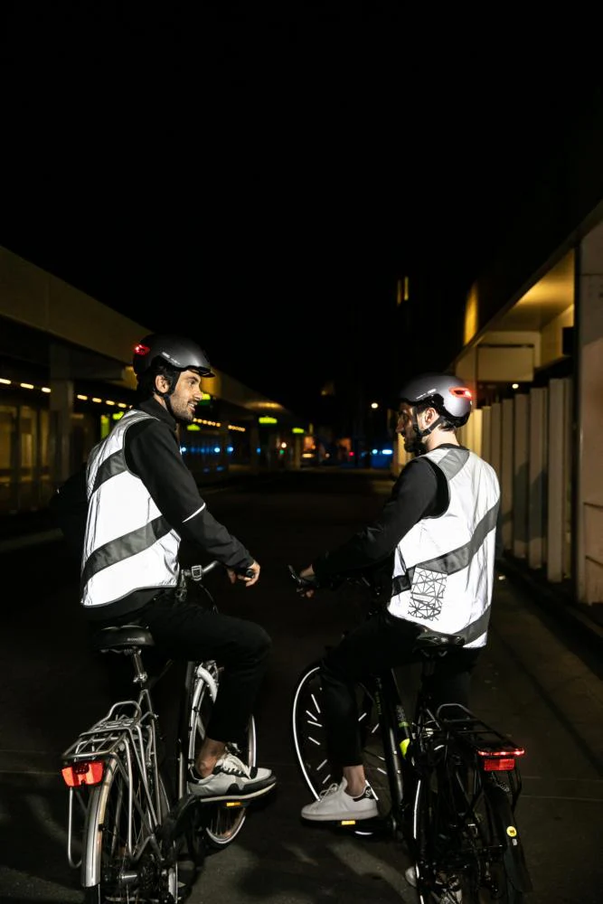 Wowow Sicherheitsweste Roadie Jacket Full Reflective, Größe L, grau  Hochreflektierende Jacke für optimale Sichtbarkeit bei Dunkelheit, wasserabweisend - Image 4